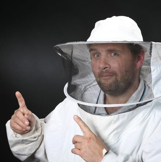 Ronny Keller im Imkeranzug